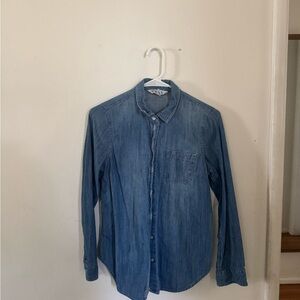Women’s fitted Blue Denim Shirt